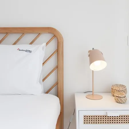Flh Amoreiras Wood Design Flat * ליסבון